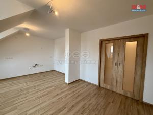 Pronájem bytu 1+kk, Třebechovice pod Orebem, Masarykovo náměstí, 41 m2