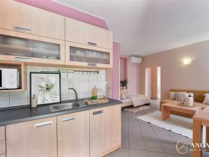Prodej ubytování, Lednice, Nejdecká, 594 m2