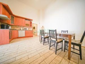 Pronájem bytu 1+1, Praha - Staré Město, Dlouhá, 70 m2