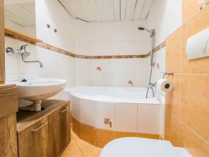 Prodej bytu 3+1, Trutnov, Jiráskovo náměstí, 75 m2