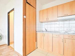 Prodej bytu 1+kk, Praha - Háje, Hlavatého, 32 m2