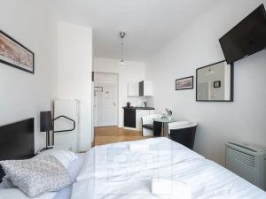 Prodej bytu 1+kk, Praha - Nové Město, Školská, 17 m2