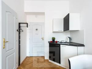 Prodej bytu 1+kk, Praha - Nové Město, Školská, 17 m2