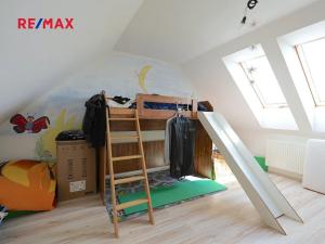Prodej rodinného domu, Lomnice, 298 m2