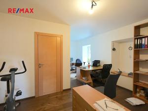 Prodej rodinného domu, Lomnice, 298 m2