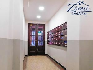 Pronájem bytu 2+kk, Praha - Bubeneč, Národní obrany, 54 m2