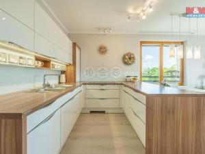 Prodej bytu 4+kk, Průhonice, Školní, 95 m2