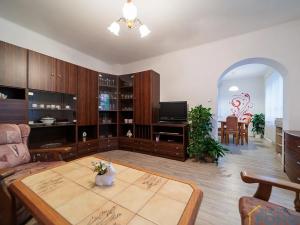 Prodej rodinného domu, Klešice, 365 m2