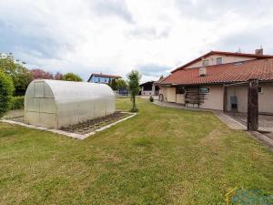 Prodej rodinného domu, Klešice, 365 m2