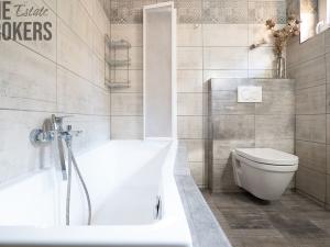 Prodej ubytování, Praha - Miškovice, Všetatská, 172 m2