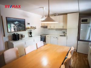 Prodej bytu 3+1, Karlovy Vary, Raisova, 110 m2