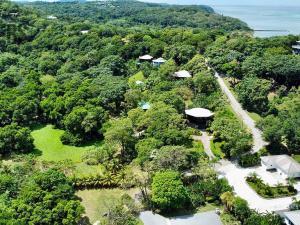 Prodej pozemku, Coxen Hole, Roatán, Honduras, 1959 m2