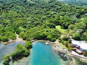 Prodej pozemku, Coxen Hole, Roatán, Honduras, 8984 m2