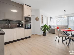 Prodej bytu 2+kk, Hradec Králové - Kukleny, Pálenecká, 68 m2