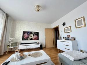 Prodej bytu 2+kk, Nová Ves, Nad Obcí, 49 m2
