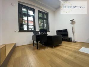 Pronájem bytu 1+kk, Praha - Vršovice, Bartoškova, 41 m2