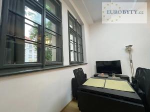 Pronájem bytu 1+kk, Praha - Vršovice, Bartoškova, 41 m2