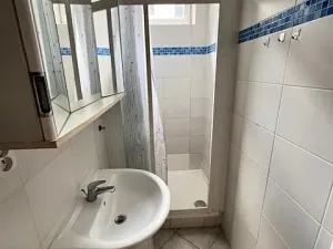Pronájem bytu 1+1, Karlík, K Třešňovce, 42 m2