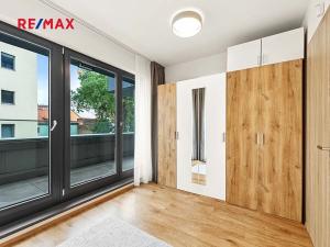 Pronájem bytu 2+kk, Praha - Libeň, Vojenova, 58 m2