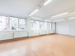 Pronájem kanceláře, Praha - Vysočany, Podkovářská, 146 m2