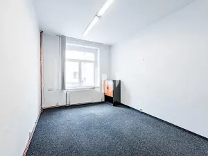 Pronájem kanceláře, Praha - Vysočany, Podkovářská, 146 m2
