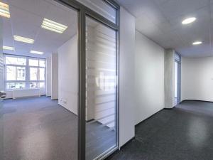 Pronájem kanceláře, Praha - Holešovice, Na Maninách, 2000 m2