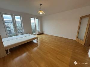 Pronájem bytu 1+kk, Praha - Strašnice, Názovská, 38 m2