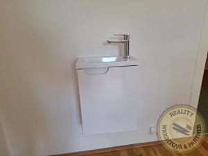 Pronájem bytu 1+kk, Praha - Břevnov, Nad Závěrkou, 20 m2