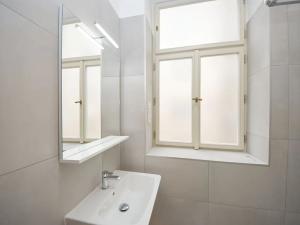 Pronájem bytu 1+kk, Praha - Nové Město, Vyšehradská, 23 m2