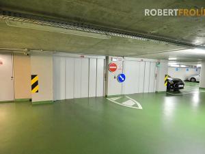 Pronájem garážového stání, Praha - Bubeneč, Jilemnického, 12 m2