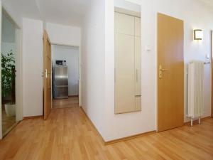 Pronájem bytu 2+1, Praha, Krátká, 62 m2