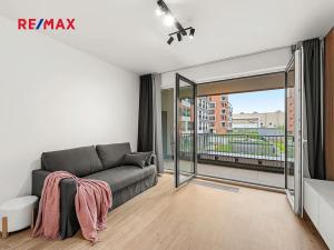 Pronájem bytu 1+kk, Praha - Hloubětín, Poděbradská, 37 m2