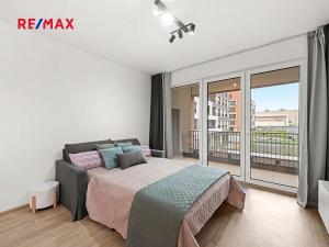 Pronájem bytu 1+kk, Praha - Hloubětín, Poděbradská, 37 m2