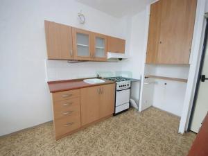 Prodej bytu 3+1, Praha - Prosek, Vysočanská, 79 m2