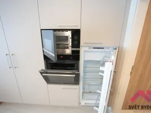 Pronájem bytu 1+kk, Praha - Karlín, Sokolovská, 35 m2