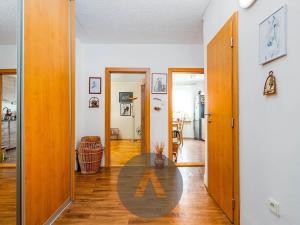 Prodej bytu 2+1, Rosice, Komenského náměstí, 58 m2