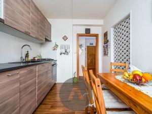 Prodej bytu 2+1, Rosice, Komenského náměstí, 58 m2