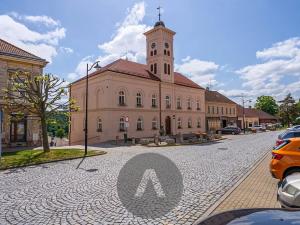 Prodej bytu 2+1, Rosice, Komenského náměstí, 58 m2