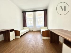 Pronájem bytu 2+1, České Budějovice, Dobrovodská, 98 m2