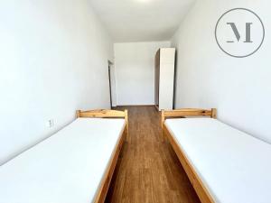 Pronájem bytu 2+1, České Budějovice, Dobrovodská, 98 m2