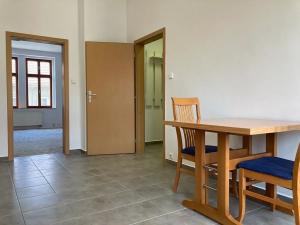 Pronájem bytu 2+1, Chomutov, Kukaňova, 68 m2