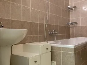 Pronájem bytu 2+1, Chomutov, Kukaňova, 68 m2