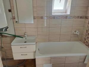 Prodej rodinného domu, Velké Všelisy, 98 m2