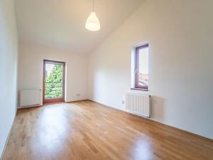 Pronájem rodinného domu, Praha - Klánovice, Jeníkovická, 191 m2