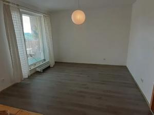 Pronájem bytu 1+kk, Neveklov, náměstí Jana Heřmana, 40 m2