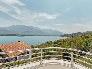 Prodej bytu 3+kk, Tivat, Černá Hora, 64 m2