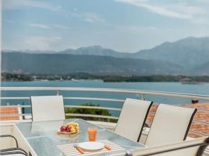 Prodej bytu 3+kk, Tivat, Černá Hora, 64 m2
