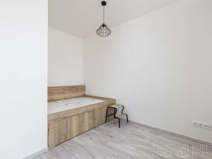Pronájem bytu 1+kk, Praha - Libeň, náměstí Dr. Václava Holého, 22 m2