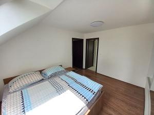 Pronájem bytu 2+kk, Zlín, Zadní luhy, 60 m2