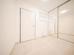 Pronájem bytu 1+kk, Praha - Horní Měcholupy, Milánská, 37 m2